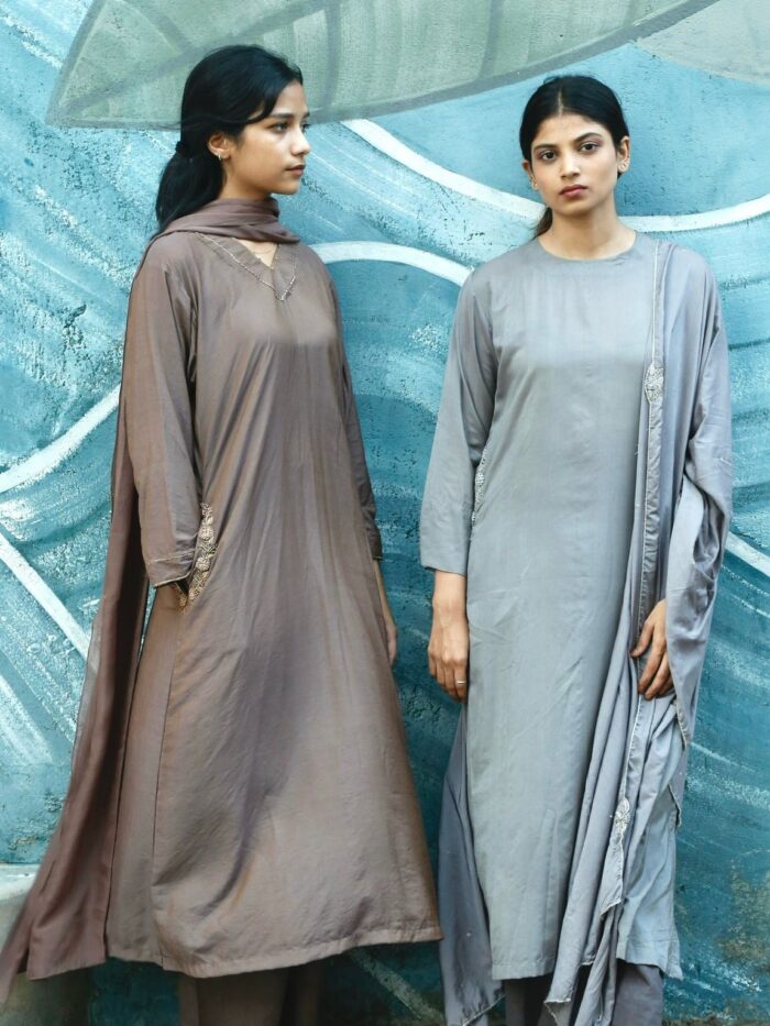 Pocket embroidered suit